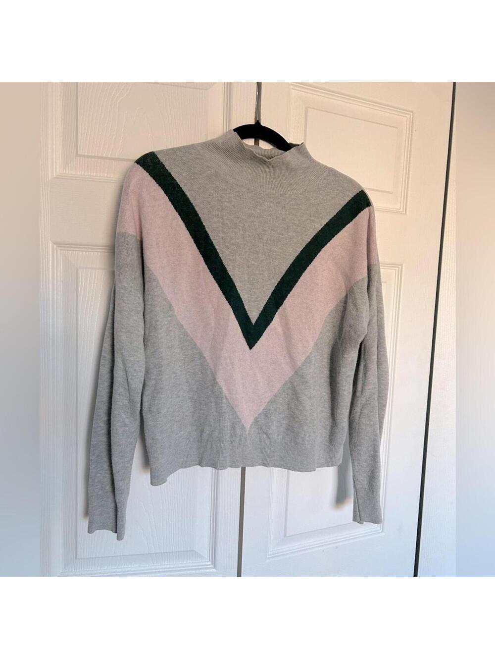 Women’s Sweater - EUC - Old Navy S